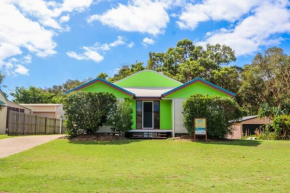 McLeods - Three-Bedroom, Pet-Friendly Coastal Escape in Central Agnes Water